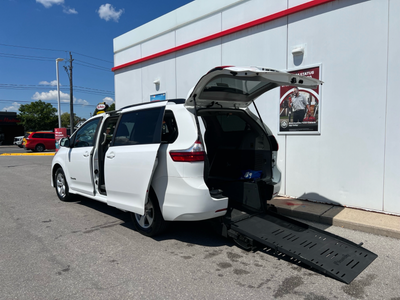 ♿ 2019 TOYOTA SIENNA LE WHEELCHAIR ACCESSIBLE VAN ♿ ONLY 98,000 KM WHITE ON GREY INTERIOR BRAUNABILI...