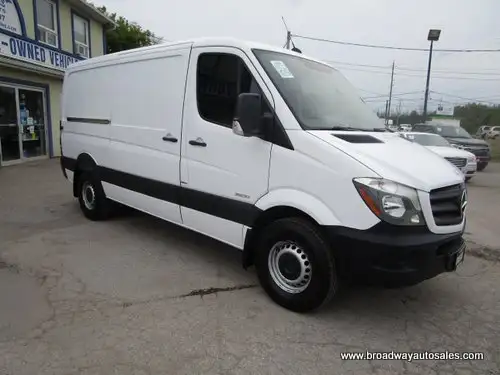 2015 Mercedes-Benz Sprinter 3/4 TON CARGO-MOVING 3 PASSENGER 3.0 in Cars & Trucks in Markham / York Region - Image 6