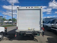Perfect Auto 16 FT CUBE VAN - POWER LIFT GATE - 7.3 L GAS - PRICE IS INCLUDED SAFETY, OIL CHANGE AND... (image 2)