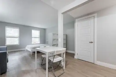 *AVAILABLE MAY, 2025 Welcome to 647 Victoria! This bachelor apartment is perfect for working profess...