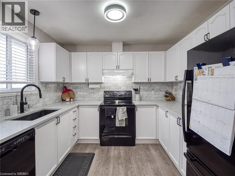 819 JOHN Street Unit# main Woodstock, Ontario 5