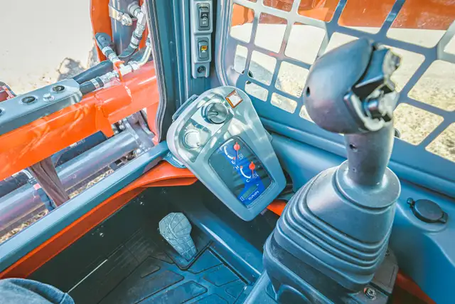 2026 Kubota SSV 65 in Heavy Equipment in Calgary - Image 4