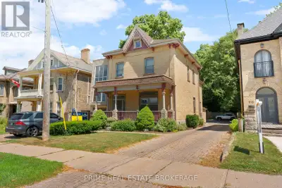 Fantastic opportunity for investors or business office with income to cover expenses. Welcome to 580...