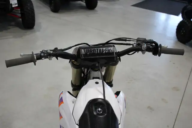 2024 Yamaha YZ250F Dirt Bike - 50TH Anniversary Edition in Dirt Bikes & Motocross in Trenton - Image 12