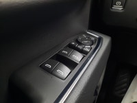 Engine: Duramax 6.6L Turbo-Diesel V8 B20-Diesel compatible L/100Km City: 0.0 L/100Km Hwy: 0.0 Safety... (image 8)