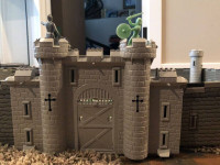 Toy Soldiers  Marx Knights carry all set not complete!