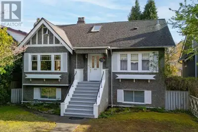 This wonderful 5 bedroom 2-baths home is located on a beautiful tree-lined street in the heart of Ke...