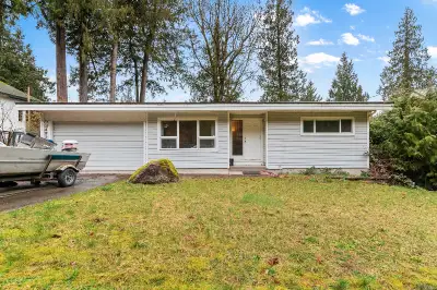 Discover the perfect blend of tranquility and convenience in this charming 2137sqft, 3-bedroom, 2-ba...
