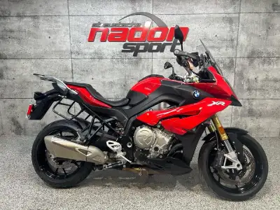 BMW S1000XR 2019 en excellente condition moto sport-touring équipée d’un moteur 4 cylindres en ligne...