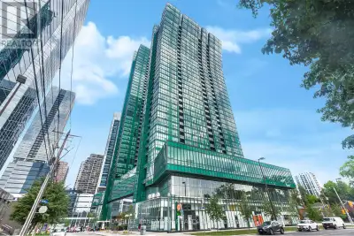 Great AAA Location!! Luxurious Condo At Core In The Heart Of North York Located Directly On The Yong...