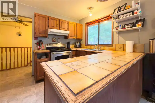 9571 Gleadle Rd Black Creek, British Columbia in Houses for Sale in Comox / Courtenay / Cumberland - Image 11