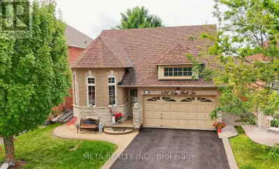 Detached 3-Bedroom Bungalow upper lease**Backing Onto Park**Beautiful Stone and Brick Home**9 FtCeil...