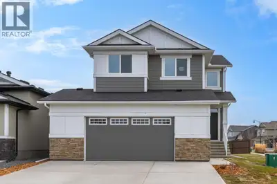This brand new 2006 sq ft home is located on a large corner lot and includes landscaping! The kitche...
