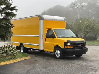 2017 GMC Savannah 4300 LBS Max Payload Cube Trailer Hitch 1000 LBS Capacity Walk Ramp Cargo Light Cr...