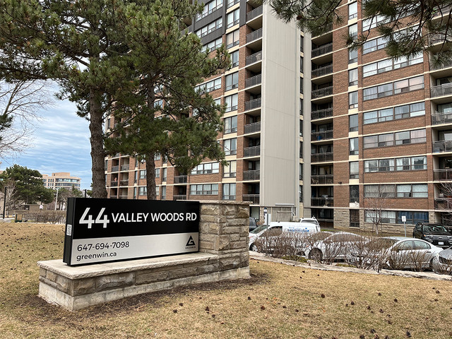 44 Valley Woods Rd. - 1 Bedroom Apartment for Rent in Long Term Rentals in Markham / York Region