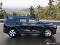 Navigating daily life or exploring new horizons becomes a pleasure in this 2024 GMC Terrain SLE, pre... (image 5)