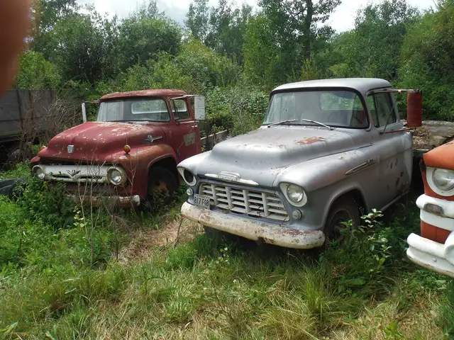 1955-59 GMC,Chevrolet, Mercury,Ford,Fargo 1/2,3/4,2 Ton trucks in Auto Body Parts in Edmonton - Image 5