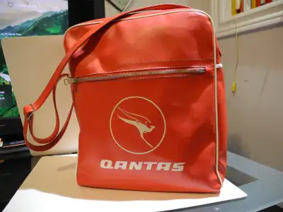 QANTAS AUSTRALIAN AIR LINES FLIGHT CREW BAG, View more