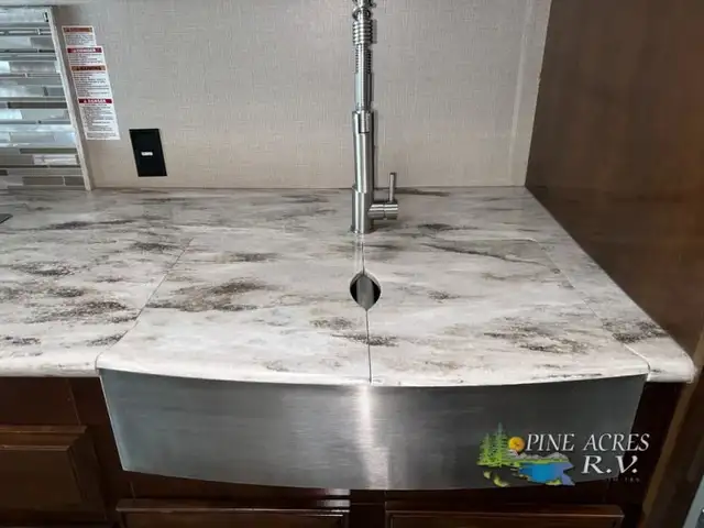 2018 Forest River RV Georgetown 7 Series 34P7 only 12 k Miles in RVs & Motorhomes in Moncton - Image 79