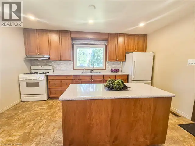 11 DUNCAIRN Avenue Kitchener, Ontario in Houses for Sale in Kitchener / Waterloo - Image 18