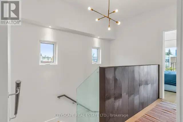 UPPER - 61 EDWIN AVENUE Toronto (Dovercourt-Wallace Emerson-Junc in Long Term Rentals in City of Toronto - Image 33