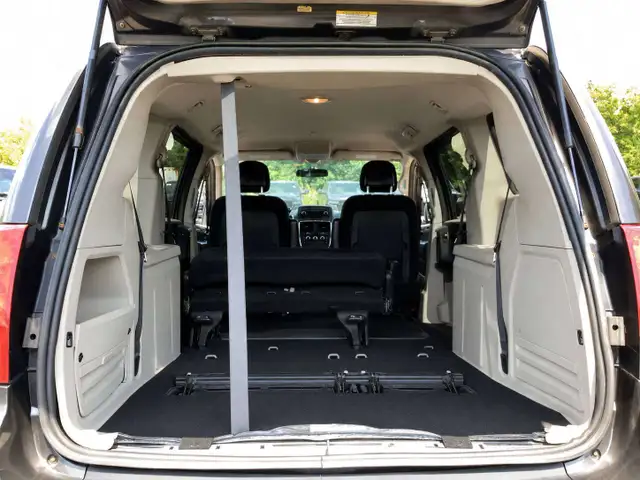 2015 Dodge Grand Caravan Canada Value Package | AS IS | FWD in Cars & Trucks in Mississauga / Peel Region - Image 26