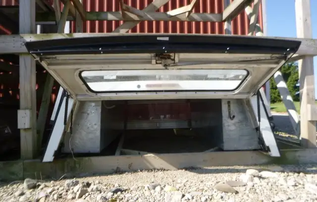 2014 - 2018 GMC Sierra or Chevrolet Silverado 6'6 White Raider in Other Parts & Accessories in Kitchener / Waterloo - Image 4