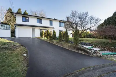 GREAT OPPORTUNITY! Beautifully renovated home on a quiet cul-de-sac offering 3 separate living space...