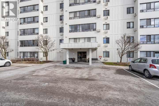 135 BASELINE Road W Unit# 901 London, Ontario in Condos for Sale in London