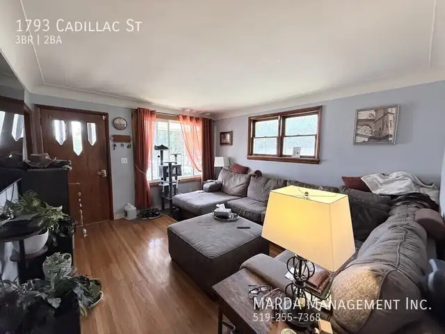 SPACIOUS 3 BED/2 BATH HOME- FINISHED BASEMENT-EAST WINDSOR + UTI in Long Term Rentals in Windsor Region - Image 5