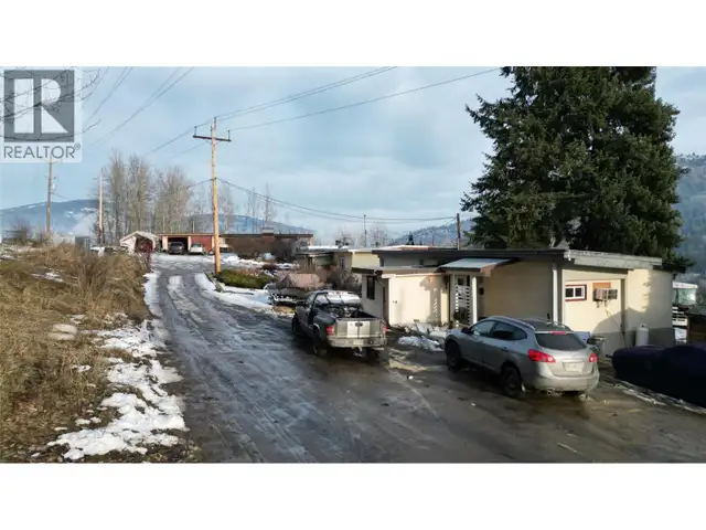 1381 3B Highway Warfield, British Columbia in Houses for Sale in Nelson - Image 19