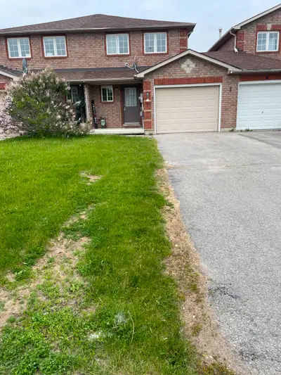 3+1 Bedroom with an In-Law Suite Entire House for Rent In Barrie