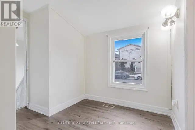 35 ST DAVID STREET W Thorold (Thorold Downtown), Ontario in Houses for Sale in St. Catharines - Image 7