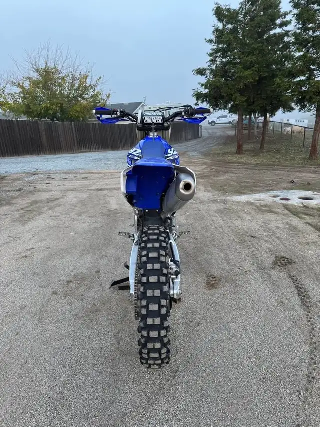 2018 YAMAHA YZ450F 450CC-WHITE & BLUE in Dirt Bikes & Motocross in Edmonton - Image 9