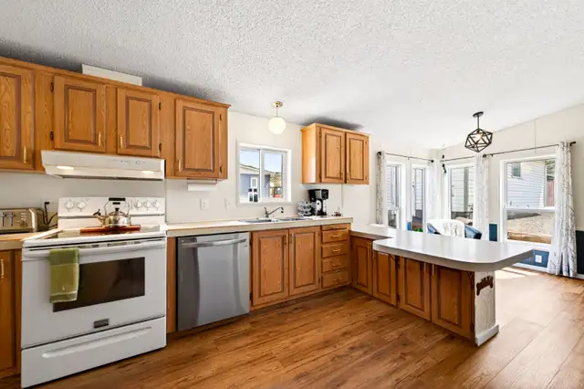Family Home in Savona - With Detached Shop! in Houses for Sale in Kamloops - Image 5