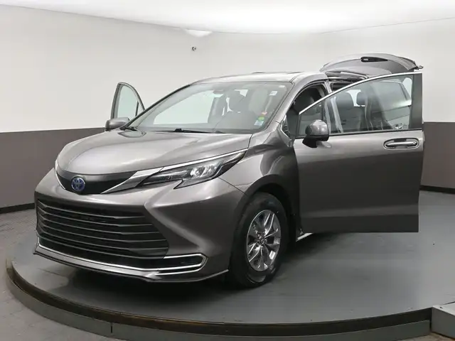 2024 Toyota Sienna XLE in Cars & Trucks in Dartmouth - Image 57