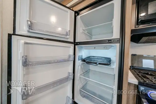 2023 Grand Design Imagine XLS 23BHE in Travel Trailers & Campers in Kelowna - Image 12