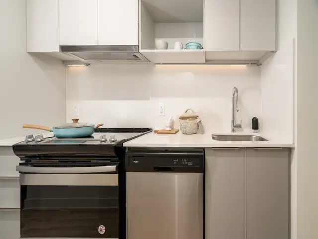 STUDIO Condo apartment LUXE for rent Old Port62863758993794122