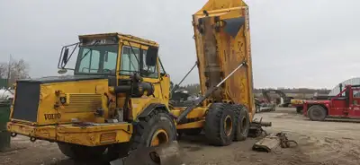 6x6, 25 ton articulated rock truck, 4 digit meter reads 2,391, lift cylinders look nice and dry, tru...