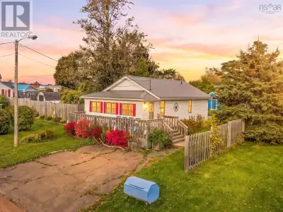Charming Beachside Home or Cottage Steps from the Sand in Pugwash Welcome to 40 Walton Street a brig...