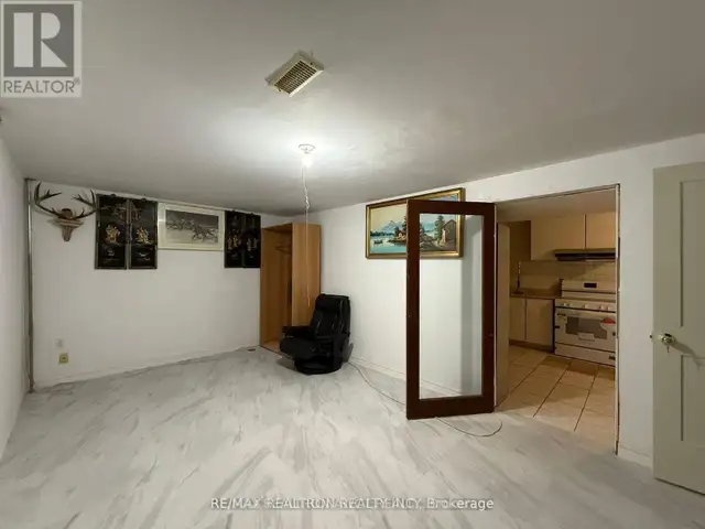 61 WILMONT DRIVE Toronto (Black Creek), Ontario in Long Term Rentals in Markham / York Region - Image 10