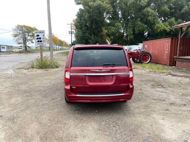 Chrysler Town and Country Touring 167KM CLEAN $12499.99 CERT* in Cars & Trucks in Chatham-Kent - Image 4