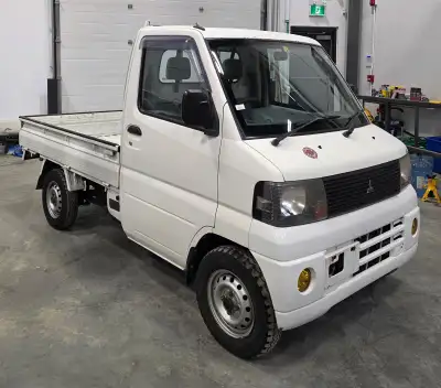 2007 MITSUBISHI MINICAB 4WD with 5 speed manual transmission. Clean mini Kei truck. Passed OOPI, rea...