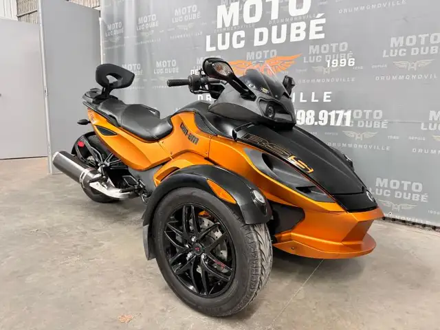 2011 Can-Am Spyder RS-S SM5 in Sport Touring in Drummondville - Image 3