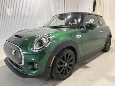 La Mini Cooper SE incarne parfaitement l'esprit iconique de MINI dans une version 100 % électrique....