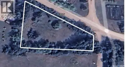 Prime Development Opportunity on the Edge of Town! Discover the potential of these three spacious do...
