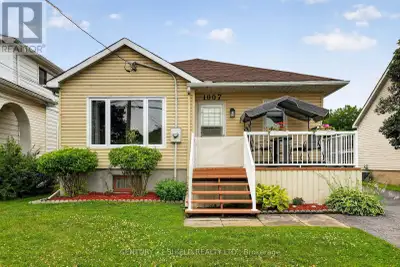 This beautifully maintained 3+1 bedroom, 2 bathroom home offering the convenience of one-level livin...