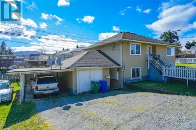 Tenanted up and down duplex located on a large corner lot in a desirable area of Port Alberni. The p...
