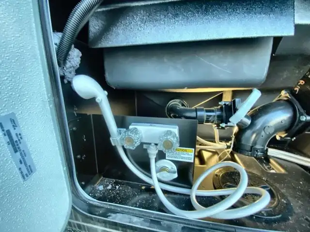 2025 Thor Motor Coach Hurricane 34R in RVs & Motorhomes in Bedford - Image 17