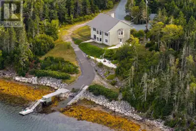 This is the maritime sanctuary the discerning 'Yachter has been waiting for. Located in the exclusiv...